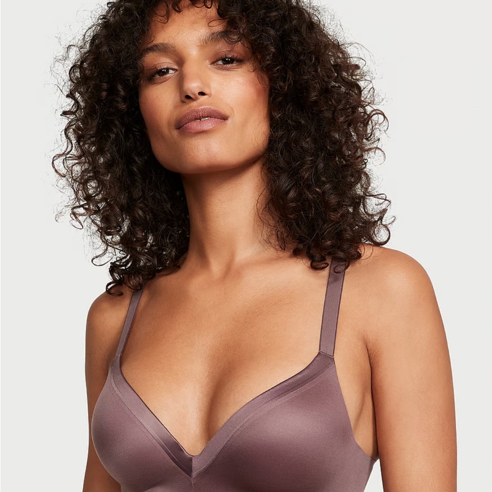 Victoria’s Secret Infinity Flex Wireless Perfect Shape Bra